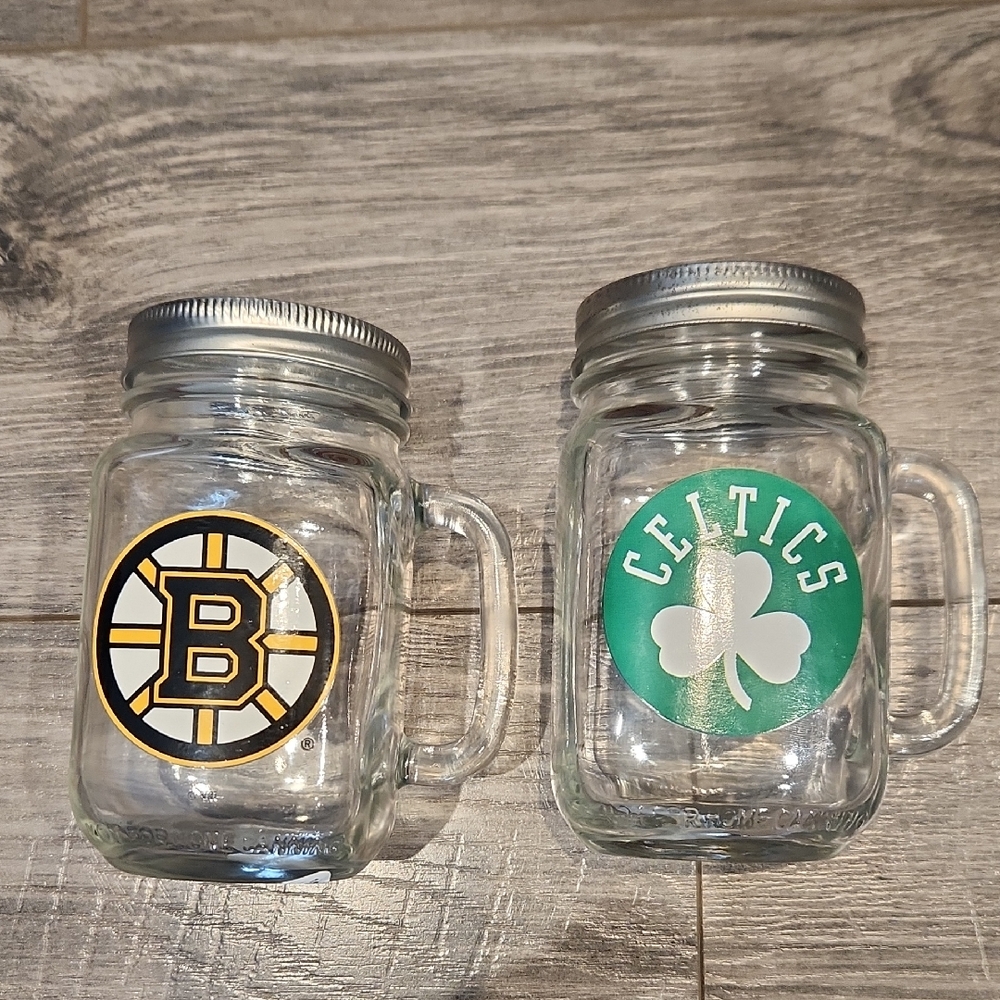 EUC Boston Bruins & Celtics Glass Mason Jar Mugs w/covers